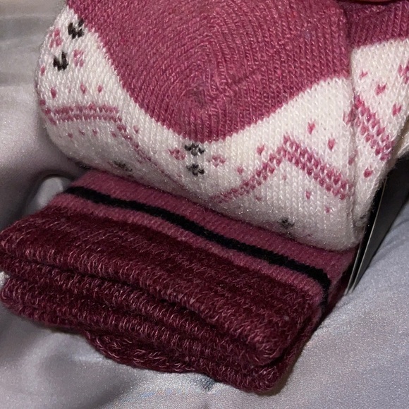 Luxury Cashmere Blend Luxe Socks Two Pair Pink & White Winter Theme NWT Holiday - Picture 3 of 5